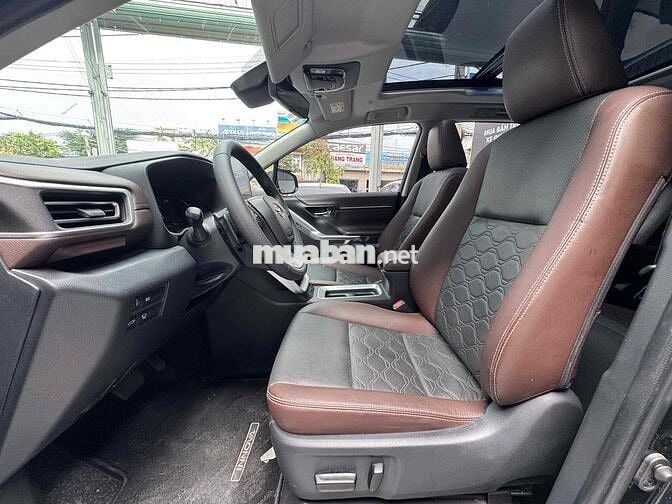 Toyota Innova Cross Xăng Điện 2024, Sơn Zin 100%