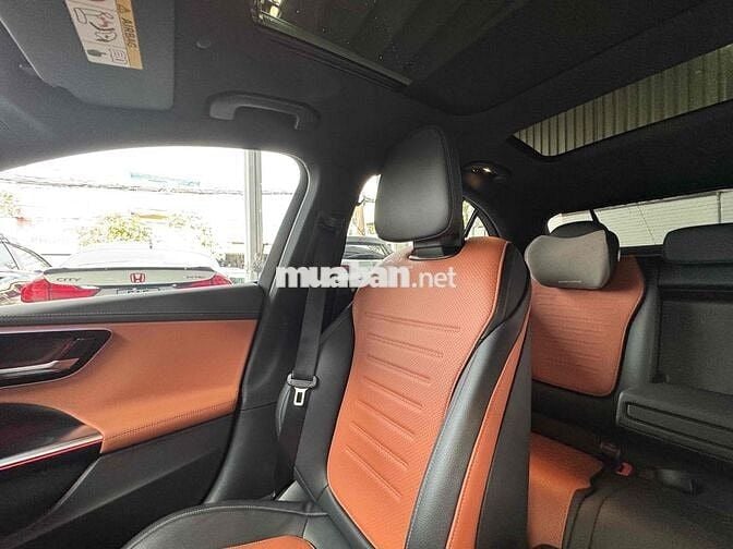 Mecerdes C300 AMG 2022 Xanh, Lướt 8.000 Km