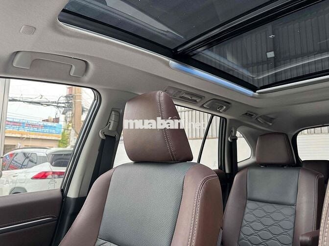 Toyota Innova Cross Xăng Điện 2024, Sơn Zin 100%