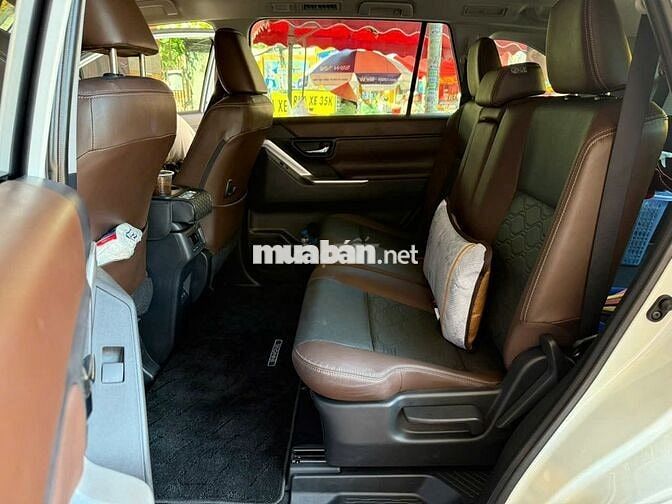 Toyota Innova Cross 2024  - 8000 km