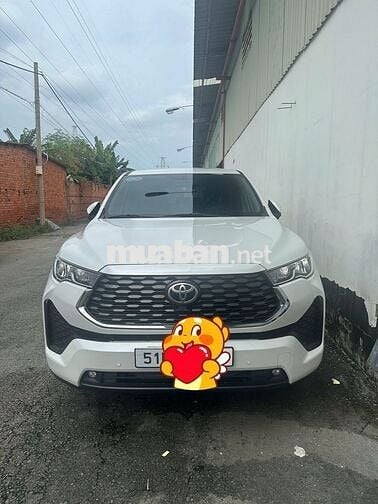 Toyota Innova Cross 2024  - 8000 km