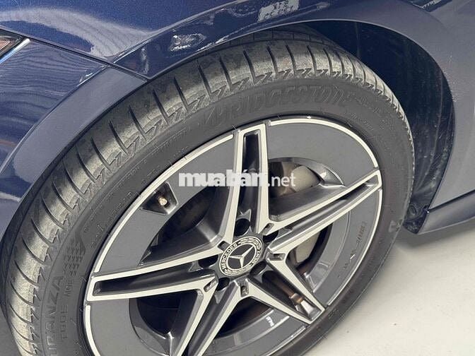 Mecerdes C300 AMG 2022 Xanh, Lướt 8.000 Km
