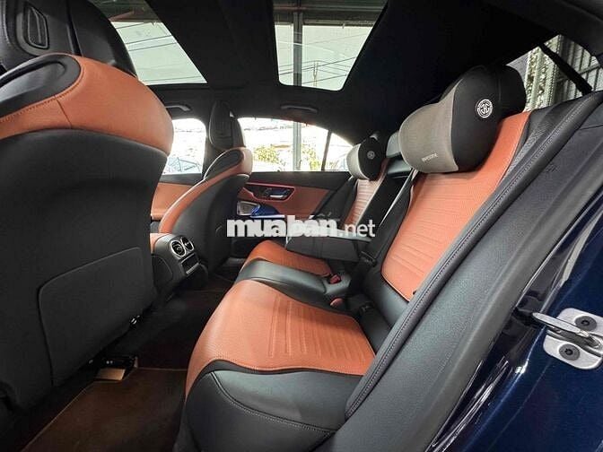 Mecerdes C300 AMG 2022 Xanh, Lướt 8.000 Km