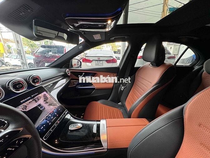 Mecerdes C300 AMG 2022 Xanh, Lướt 8.000 Km