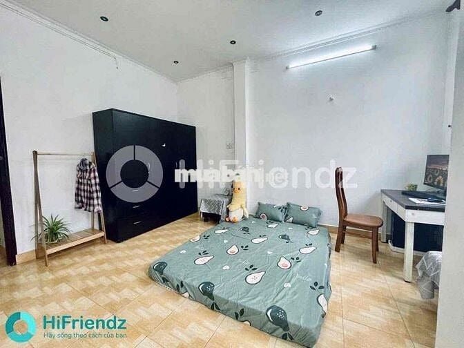 Cho thuê căn hộ có ban công giá hạt dẻ ngay cầu nguyễn văn cừ