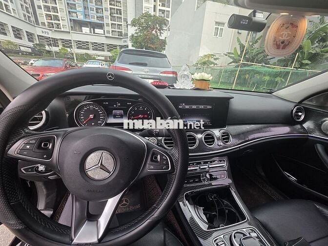 Mercedes Benz E Class 2017 E200 - 96000 km