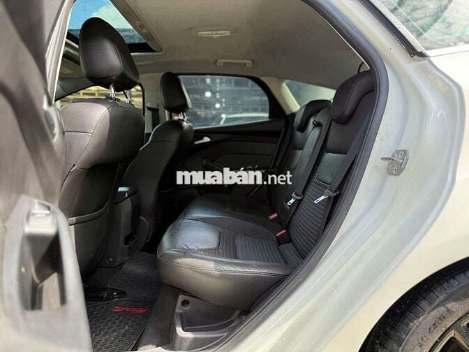 Ford Focus 2015 S 1.5 Ecoboost,Hatchback,màu trắng