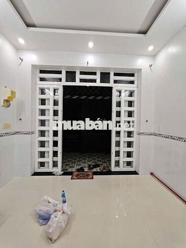 Nhà 6 triệu 2 phòng có nội thất gần sân Cầu Lông Tambo