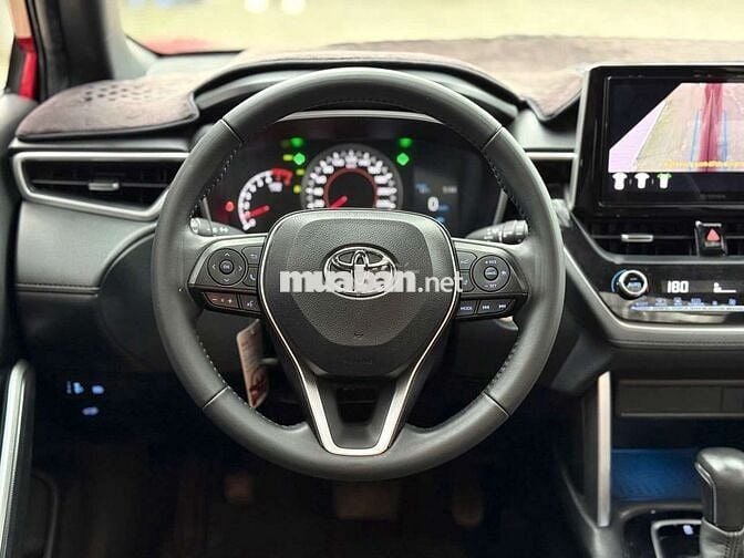 Toyota Corolla Cross 2023 1.8V,màu đỏ,34.000 km