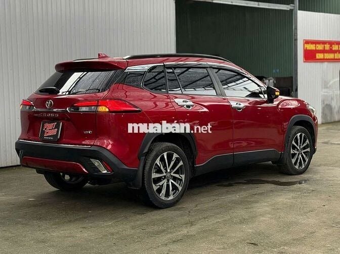 Toyota Corolla Cross 2023 1.8V,màu đỏ,34.000 km