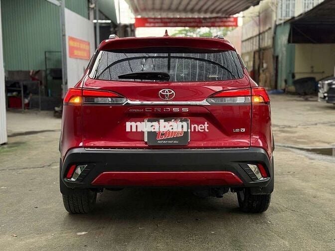 Toyota Corolla Cross 2023 1.8V,màu đỏ,34.000 km