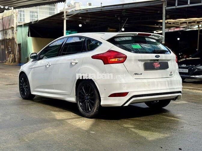 Ford Focus 2015 S 1.5 Ecoboost,Hatchback,màu trắng