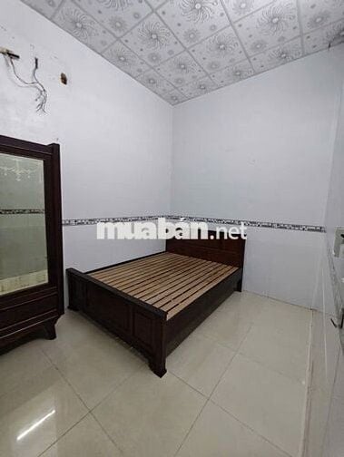 Nhà 6 triệu 2 phòng có nội thất gần sân Cầu Lông Tambo