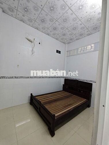 Nhà 6 triệu 2 phòng có nội thất gần sân Cầu Lông Tambo