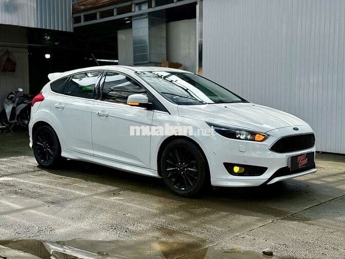 Ford Focus 2015 S 1.5 Ecoboost,Hatchback,màu trắng