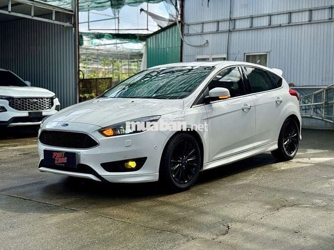 Ford Focus 2015 S 1.5 Ecoboost,Hatchback,màu trắng