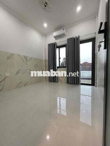 Nhà Chánh Mỹ 1 trệt 1 lầu 3 phòng Ngủ Sẵn máy lạnh , nước nóng
