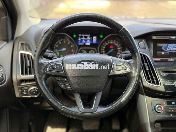 Ford Focus 2015 S 1.5 Ecoboost,Hatchback,màu trắng