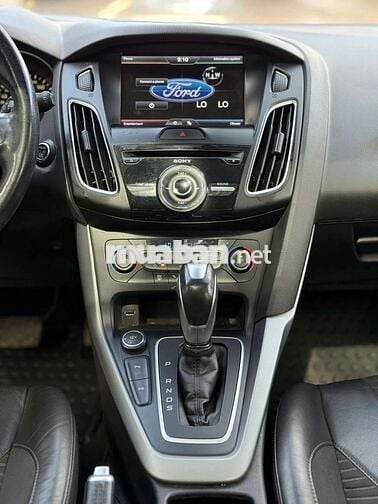 Ford Focus 2015 S 1.5 Ecoboost,Hatchback,màu trắng