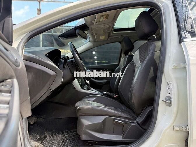 Ford Focus 2015 S 1.5 Ecoboost,Hatchback,màu trắng