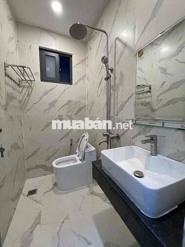 Nhà Chánh Mỹ 1 trệt 1 lầu 3 phòng Ngủ Sẵn máy lạnh , nước nóng