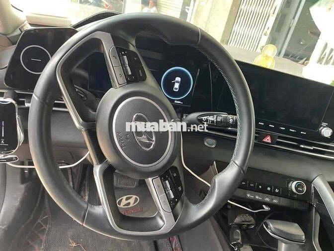 Hyundai Elantra Đặc biệt 2024