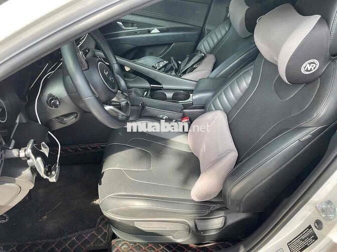 Hyundai Elantra Đặc biệt 2024