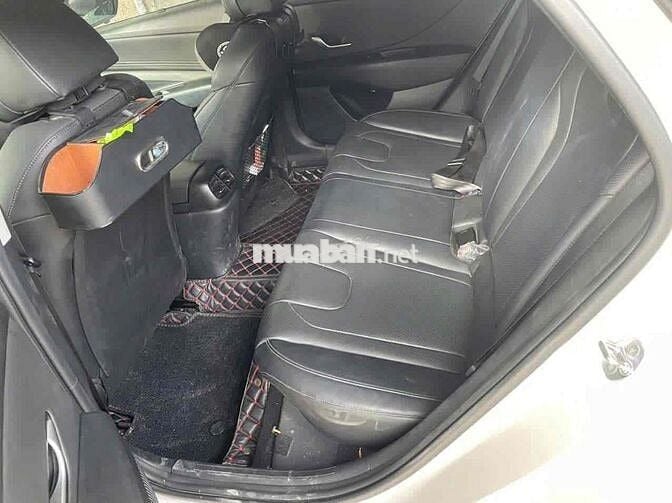 Hyundai Elantra Đặc biệt 2024