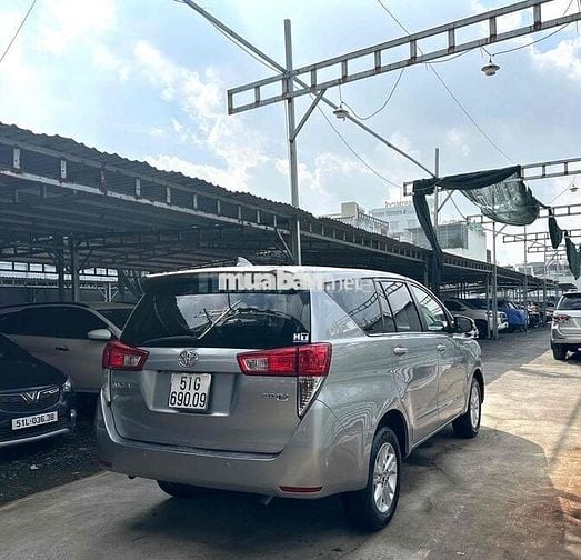 Toyota Innova 2.0E 2018 - 118,000km