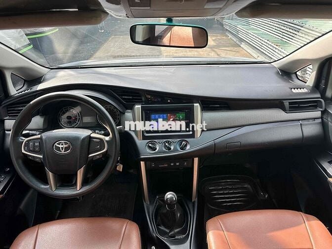 Toyota Innova 2.0E 2018 - 118,000km