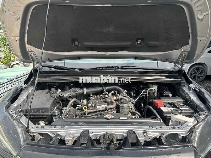 Toyota Innova 2.0E 2018 - 118,000km