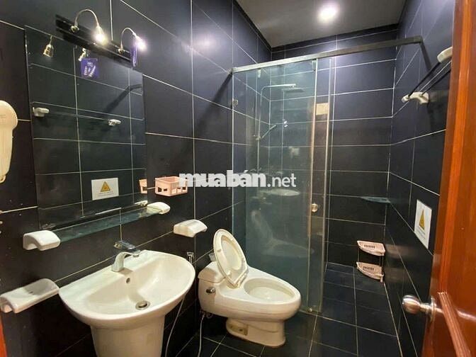 SANG NHÀ CHDV Q1 1T-1L-5L-ST 17P+1MB THANG MÁY,CÓ PCCC,FULL KHÁCH