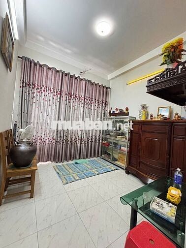 HXH Hoàng Hoa Thám 3,4 x 15 xe đậu trong nhà, 4PN 5 WC 2 tầng 9,9 tỷ