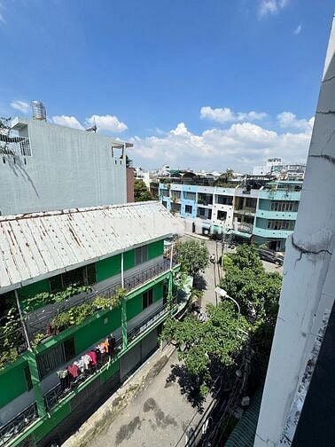 HXH Hoàng Hoa Thám 3,4 x 15 xe đậu trong nhà, 4PN 5 WC 2 tầng 9,9 tỷ