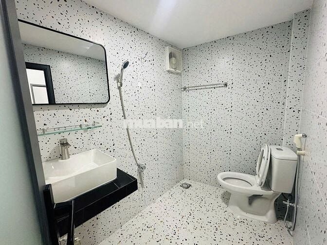 Nhà 3 tầng ngay chợ Tân Hiệp chỉ 1990