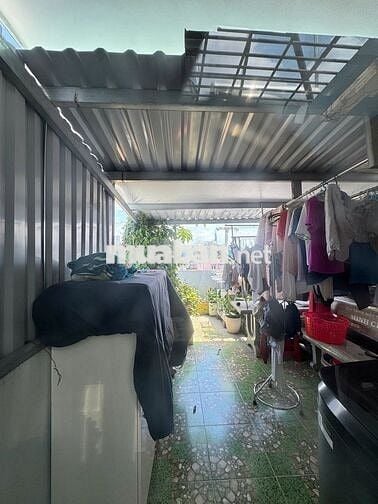 HXH Hoàng Hoa Thám 3,4 x 15 xe đậu trong nhà, 4PN 5 WC 2 tầng 9,9 tỷ