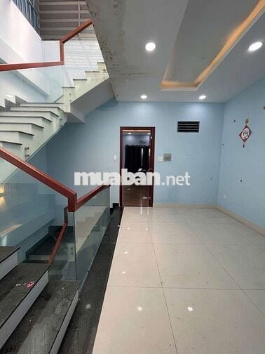 Nhà1 trệt 2 lầu đường hương lộ 80 Bình Hưng Hòa B bình tân