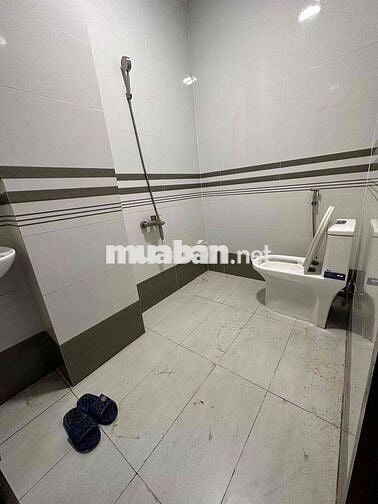 Cho thuê nhà đg sói 13 khu tên lửa 5*20 nhà đẹp giá 24tr