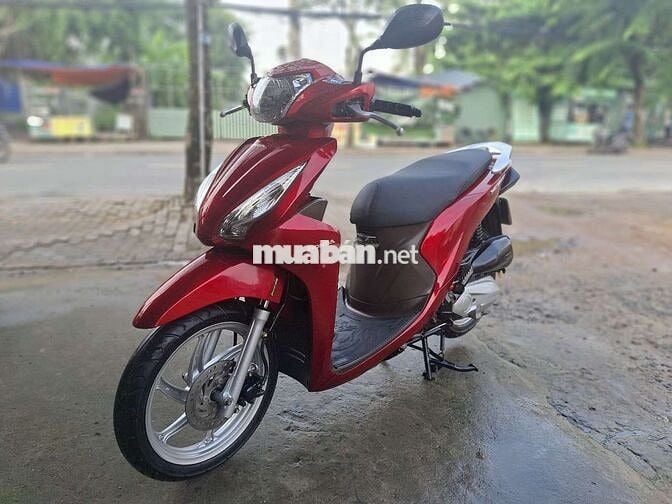 Honda vision . Đk 2018. Bstp  cà vẹt đầy đủ