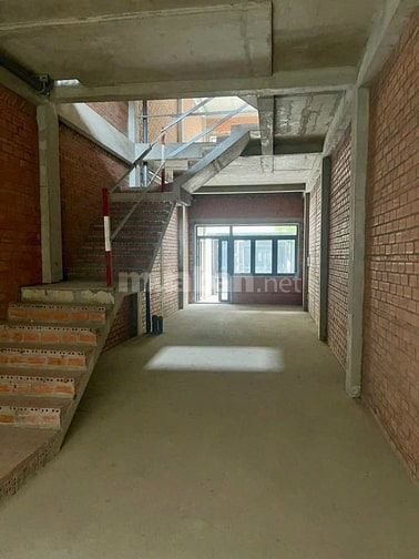 Tôi Chính Chủ bán căn nhà phố ngay Làng Đại học giá 8 tỷ