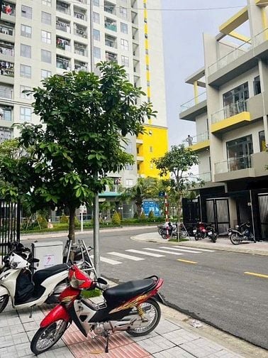 Tôi Chính Chủ bán căn nhà phố ngay Làng Đại học giá 8 tỷ