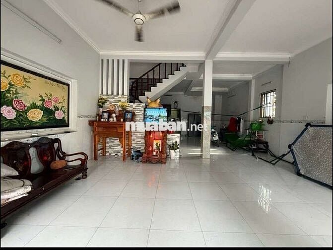 Bán nhà 3 tầng DT:83,8m2 đường trước nhà 8m