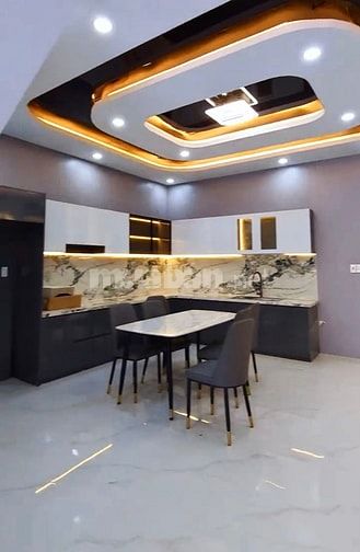 Ngộp Bank 900tr nhà sổ hồng riêng ngay Chợ Bình Chánh Thuê 11tr/tháng 