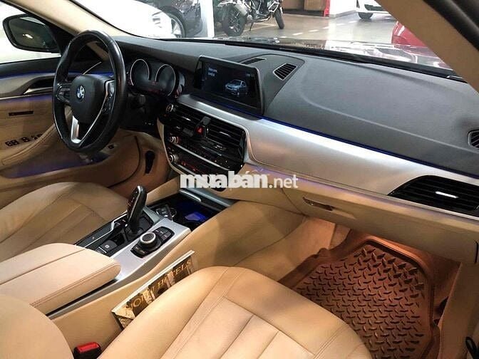BMW 520I 2018 odo 32.000km
