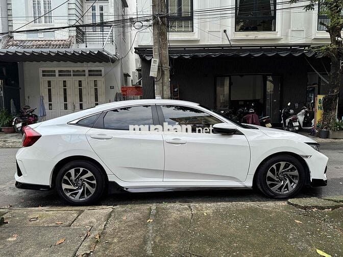 Honda Civic 2019 E 1.8 AT - 46000 km