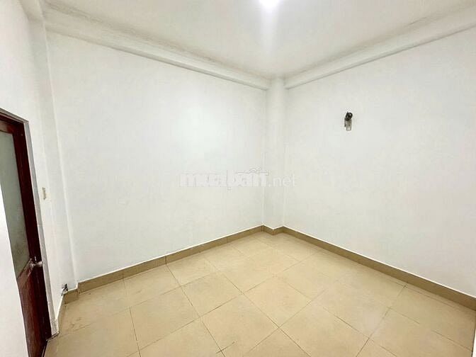 PHÒNG TRỌ MẶT TIỀN TRẦN XUÂN SOẠN 18 m2 GẦN LOTTE