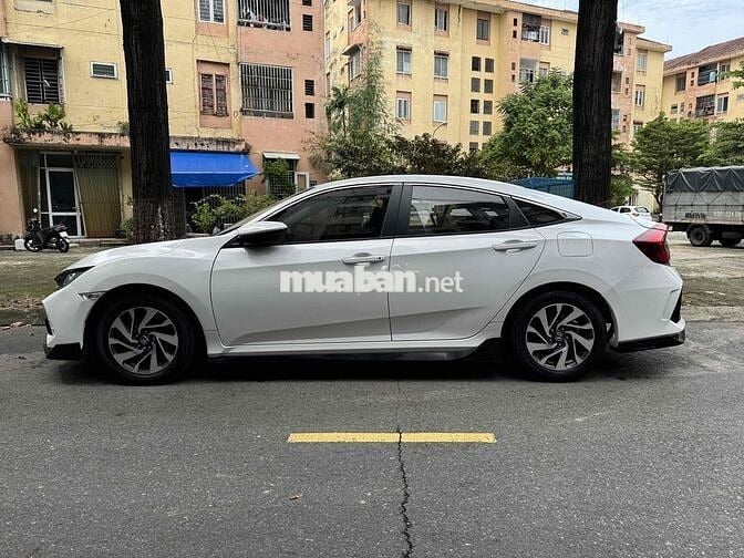 Honda Civic 2019 E 1.8 AT - 46000 km