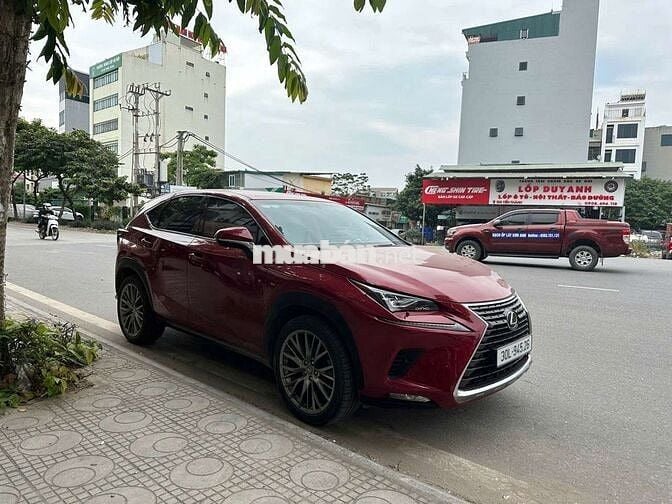 Cần bán gấp Lexus NX300 2017