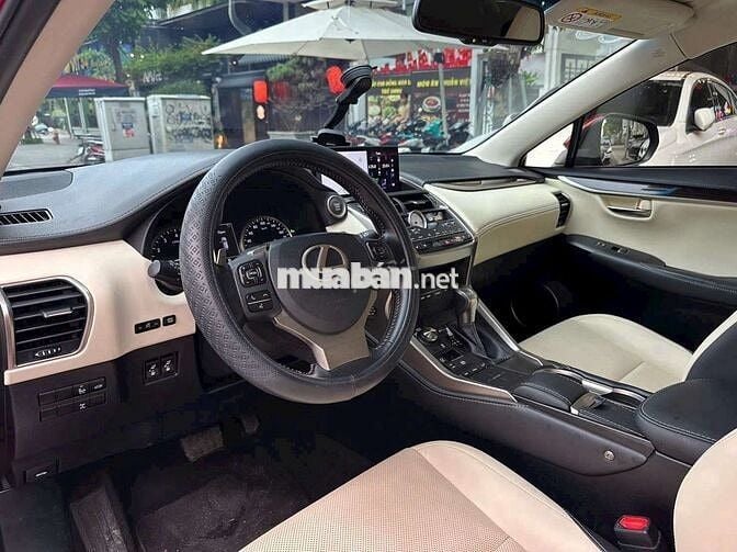Cần bán gấp Lexus NX300 2017