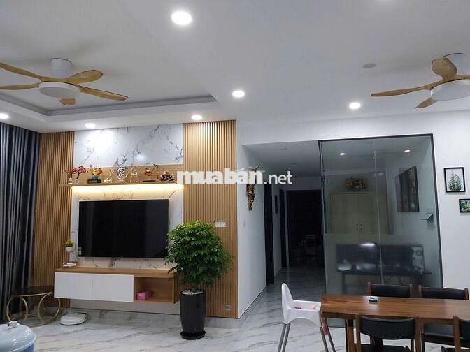 Cho thuê căn hộ Phú Mỹ Hoàng Quốc Việt Q7.DT: 117m2, 3pn, 2wc, GIá17tr